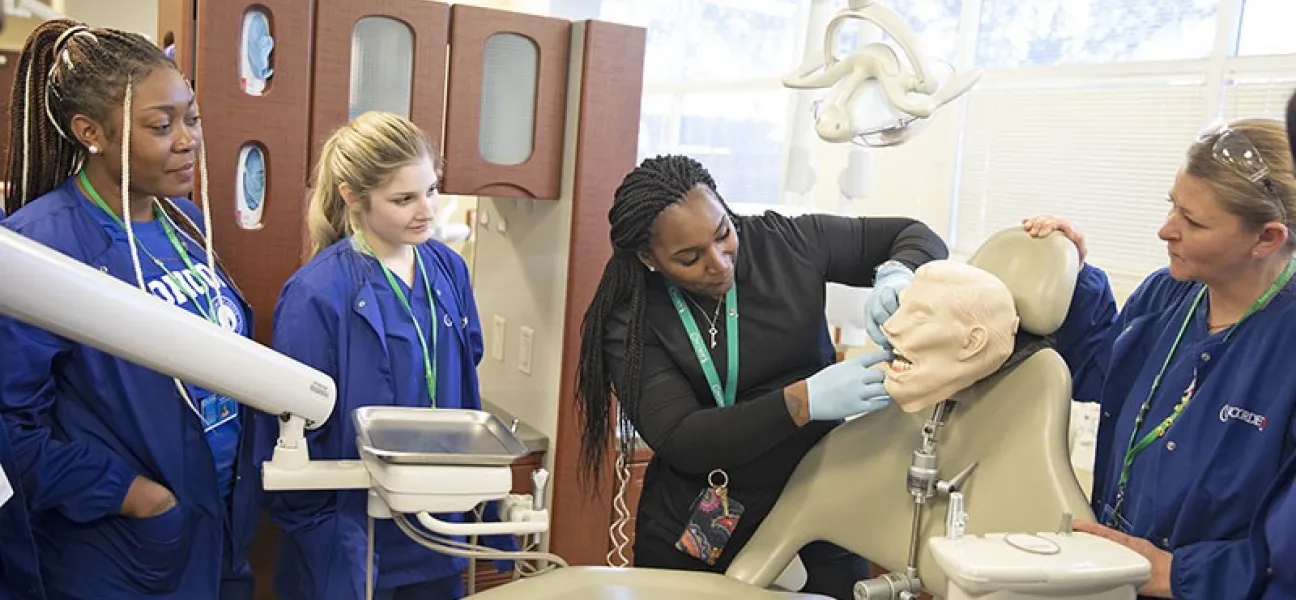 Dental Assistant Class