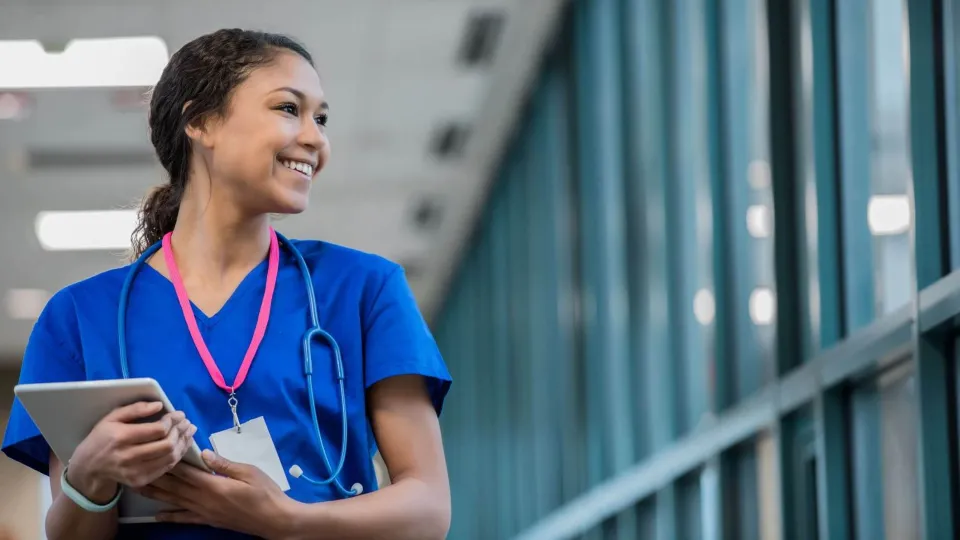 The Essential Guide To Building a Successful Traveling Nurse Career