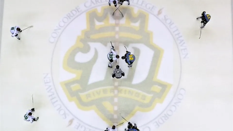 Mississippi RiverKings playing on Concorde Career Ice